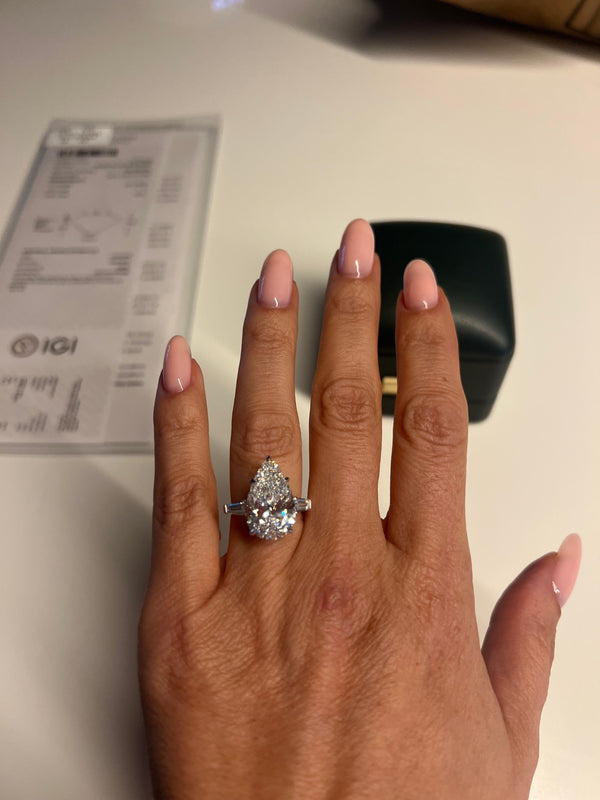 Irdoja Pear Radiance Diamond Ring