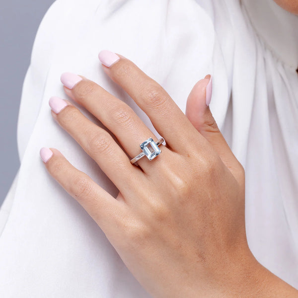 Emerald-Cut Aquamarine Solitaire Ring with Milgrain | 18K Gold