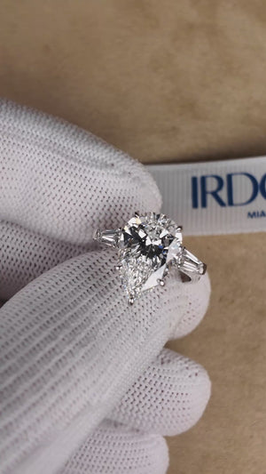 Irdoja Pear Radiance Diamond Ring